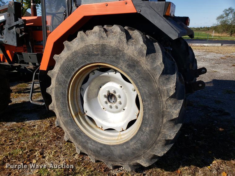 image for item DG8812 1993 AGCO 7600 MFWD tractor