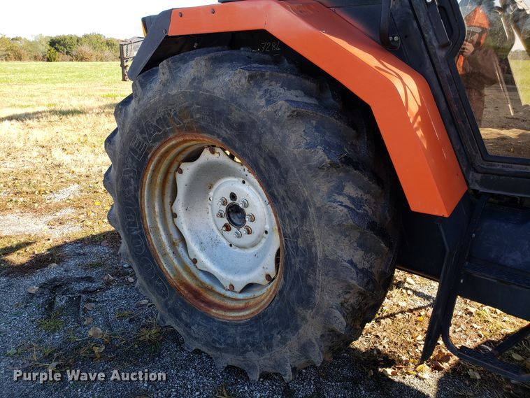 image for item DG8812 1993 AGCO 7600 MFWD tractor