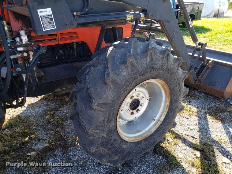 image for item DG8812 1993 AGCO 7600 MFWD tractor