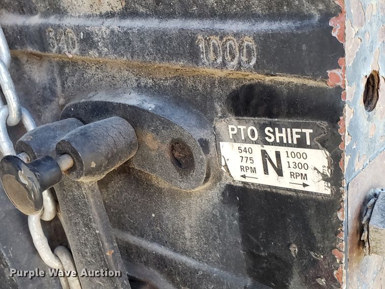 image for item DG8812 1993 AGCO 7600 MFWD tractor