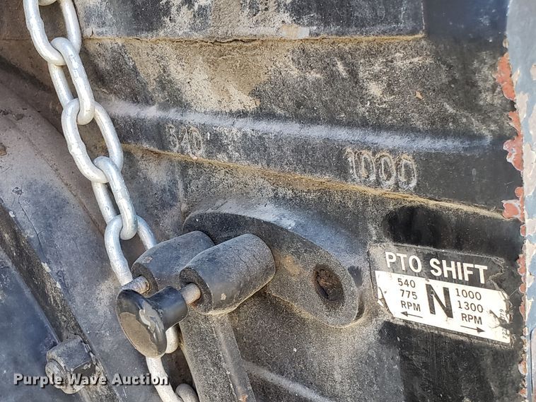 image for item DG8812 1993 AGCO 7600 MFWD tractor