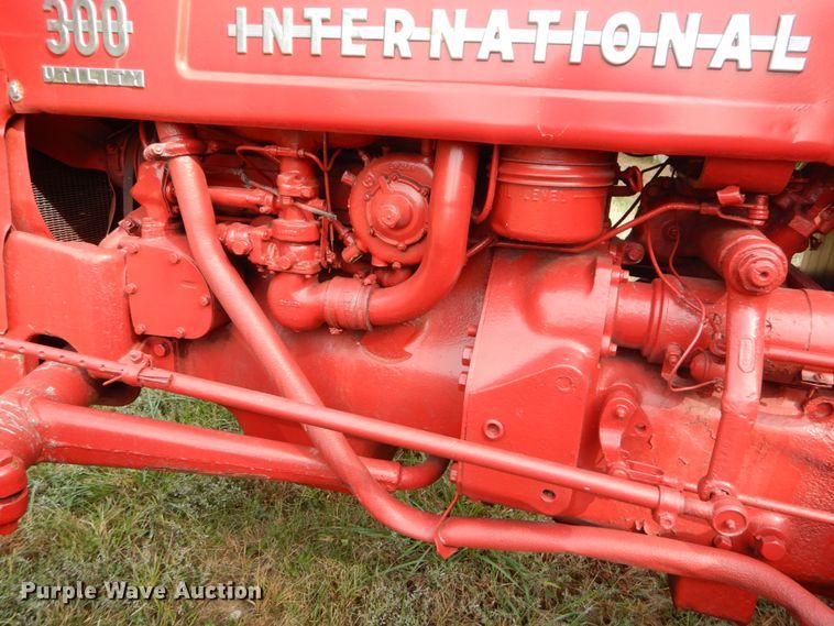 image for item DH2198 1956 International Utility 300 tractor