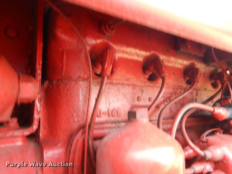image for item DH2198 1956 International Utility 300 tractor