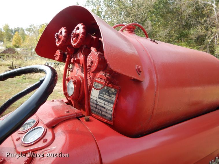 image for item DH2198 1956 International Utility 300 tractor
