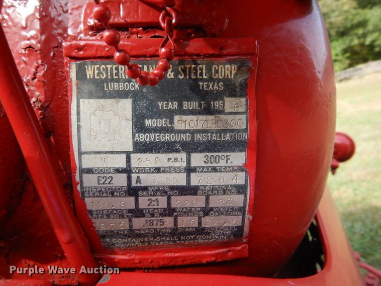 image for item DH2198 1956 International Utility 300 tractor
