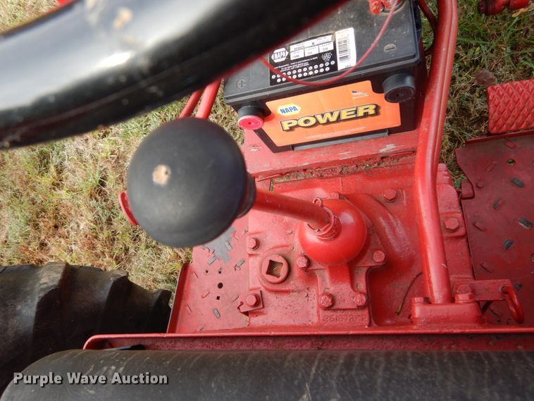 image for item DH2198 1956 International Utility 300 tractor