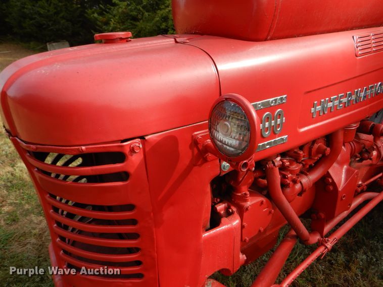 image for item DH2198 1956 International Utility 300 tractor