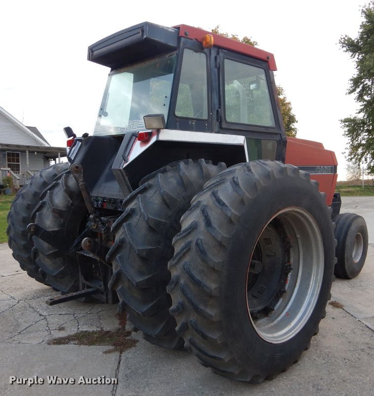image for item DH2655 1984 Case IH 2394 tractor