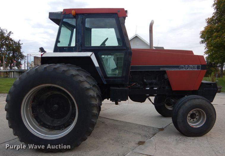 image for item DH2655 1984 Case IH 2394 tractor