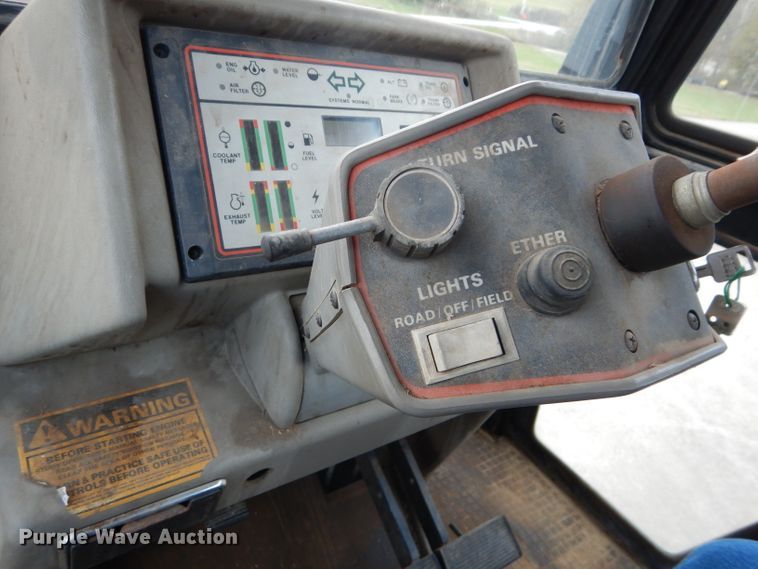 image for item DH2655 1984 Case IH 2394 tractor