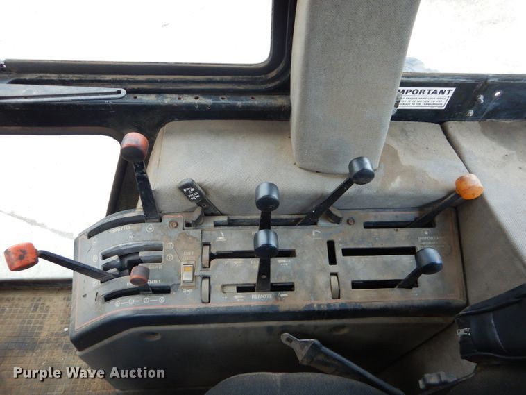 image for item DH2655 1984 Case IH 2394 tractor