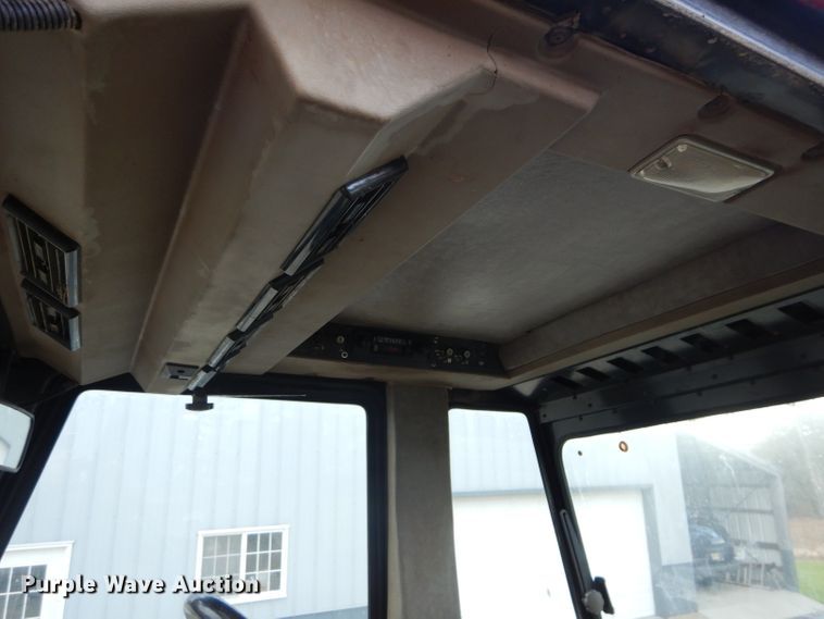 image for item DH2655 1984 Case IH 2394 tractor