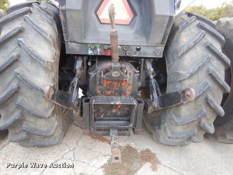 image for item DH2655 1984 Case IH 2394 tractor