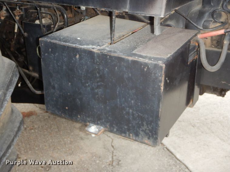 image for item DH2655 1984 Case IH 2394 tractor