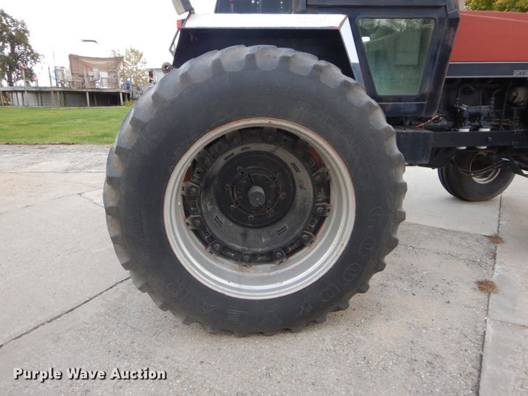 image for item DH2655 1984 Case IH 2394 tractor