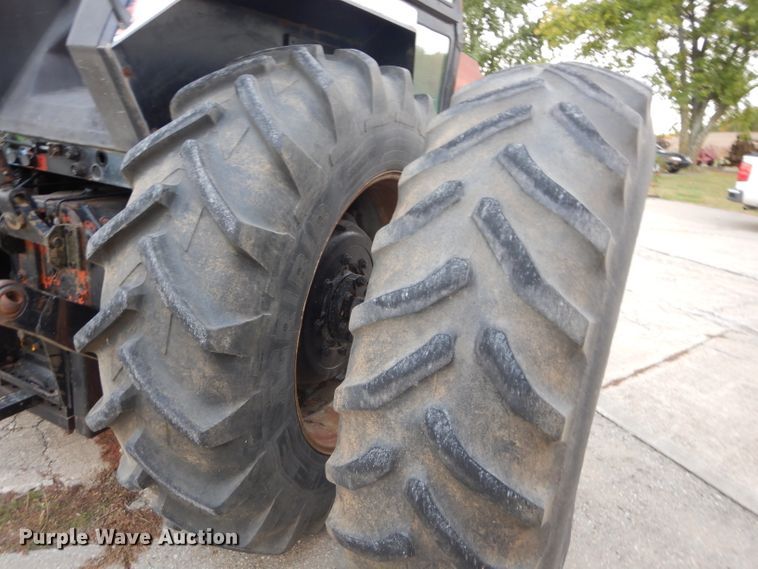 image for item DH2655 1984 Case IH 2394 tractor