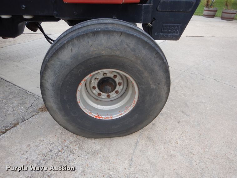 image for item DH2655 1984 Case IH 2394 tractor