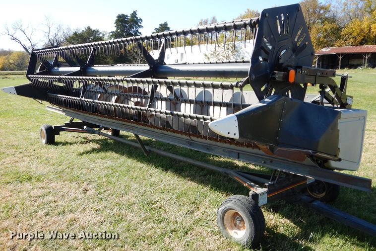 image for item DH2667 2005 AGCO Gleaner 800 flex head