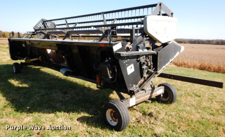 image for item DH2667 2005 AGCO Gleaner 800 flex head