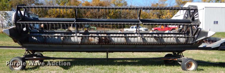 image for item DH2667 2005 AGCO Gleaner 800 flex head