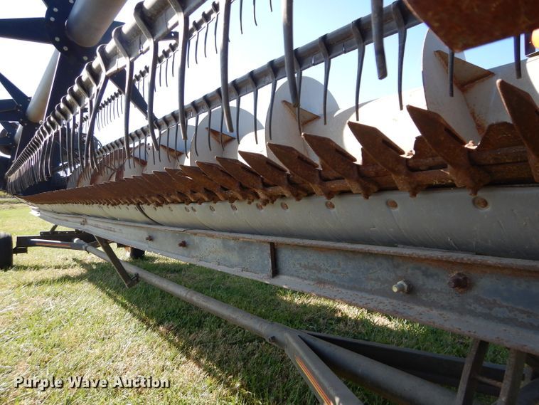 image for item DH2667 2005 AGCO Gleaner 800 flex head