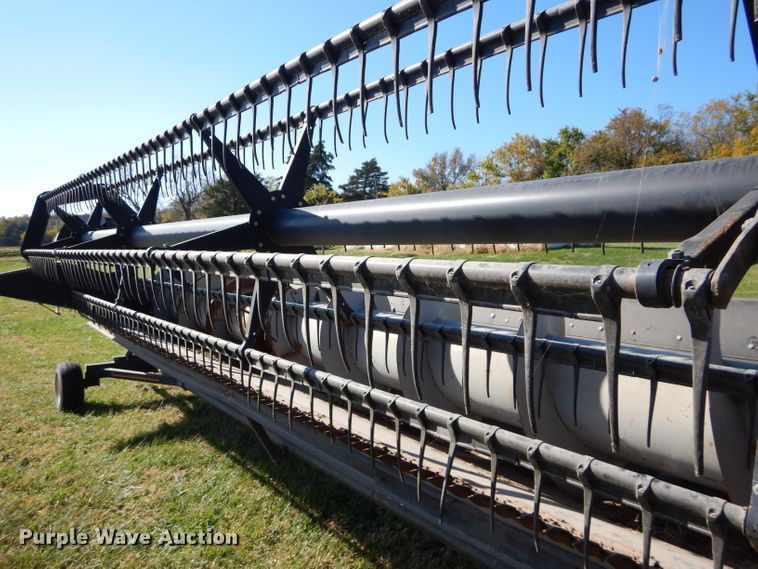 image for item DH2667 2005 AGCO Gleaner 800 flex head