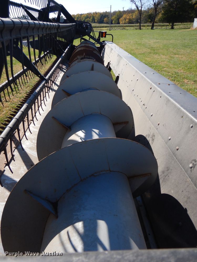 image for item DH2667 2005 AGCO Gleaner 800 flex head