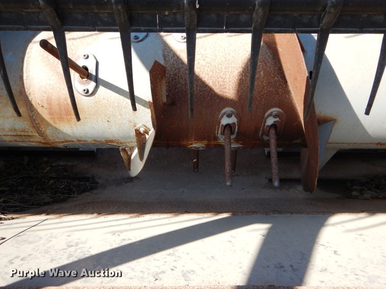 image for item DH2667 2005 AGCO Gleaner 800 flex head