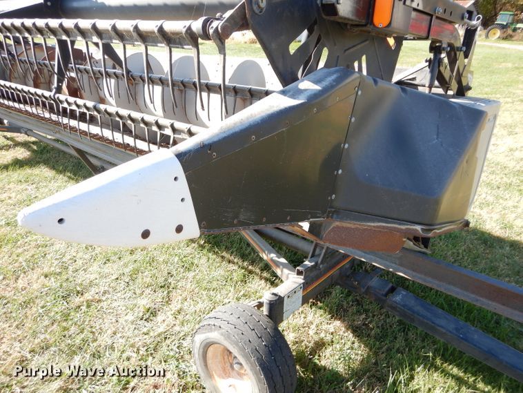 image for item DH2667 2005 AGCO Gleaner 800 flex head