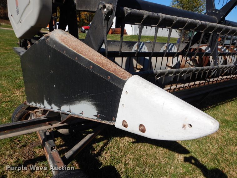 image for item DH2667 2005 AGCO Gleaner 800 flex head