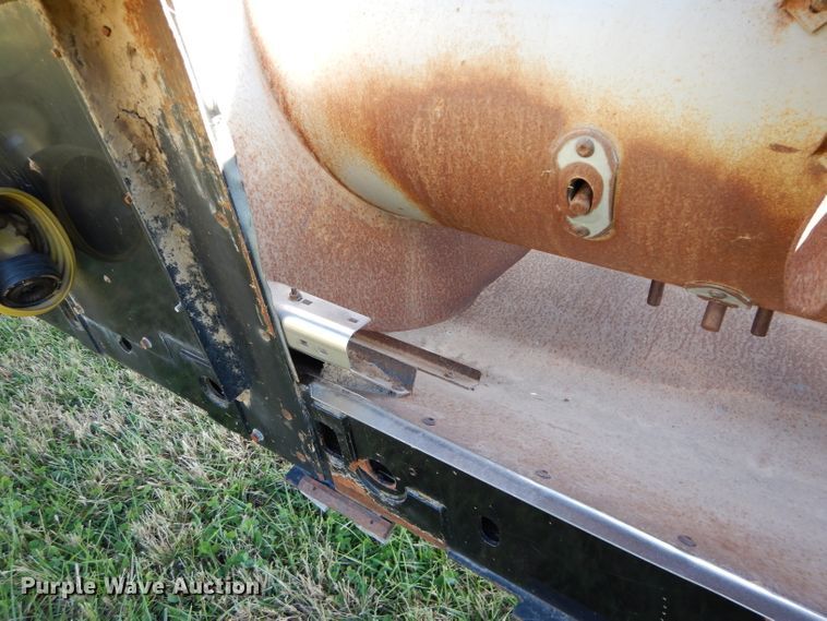 image for item DH2667 2005 AGCO Gleaner 800 flex head