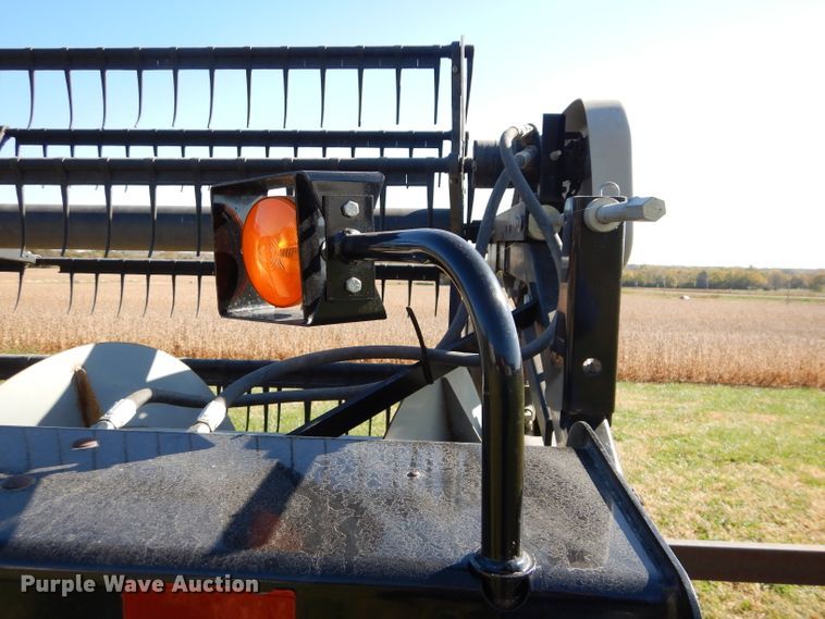 image for item DH2667 2005 AGCO Gleaner 800 flex head