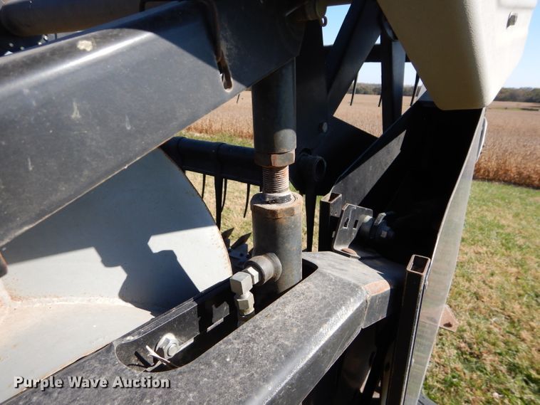 image for item DH2667 2005 AGCO Gleaner 800 flex head