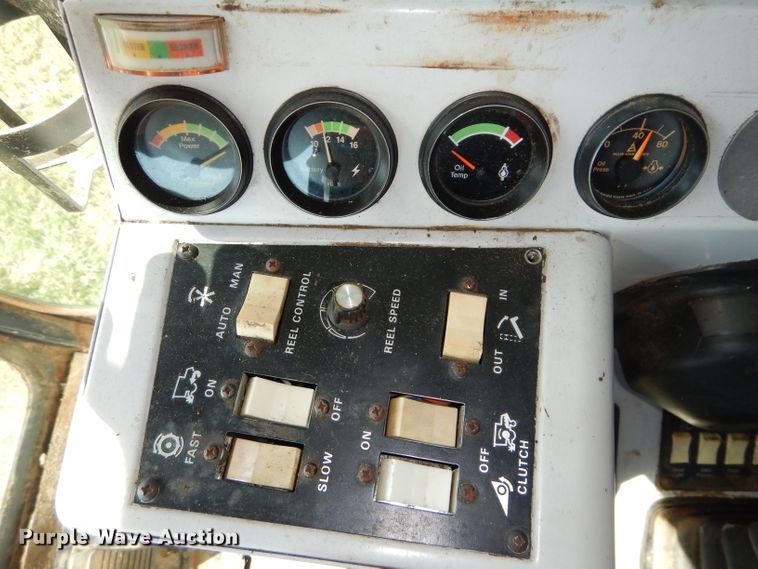 image for item DH2668 1991 Gleaner R70 RWA combine