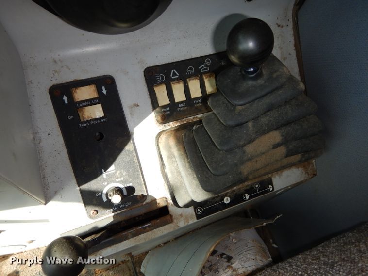 image for item DH2668 1991 Gleaner R70 RWA combine