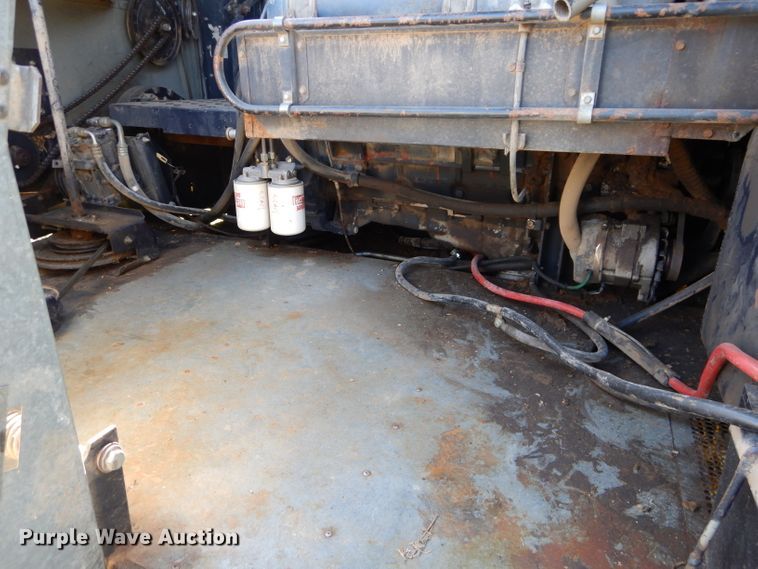 image for item DH2668 1991 Gleaner R70 RWA combine