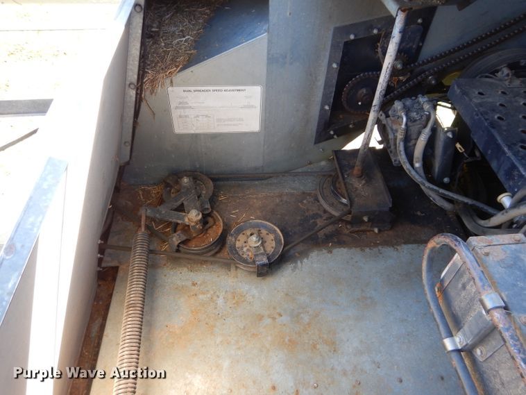 image for item DH2668 1991 Gleaner R70 RWA combine