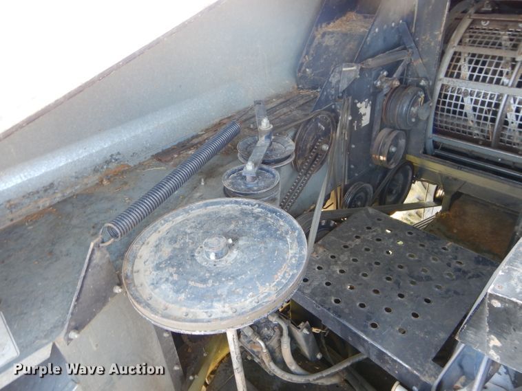 image for item DH2668 1991 Gleaner R70 RWA combine