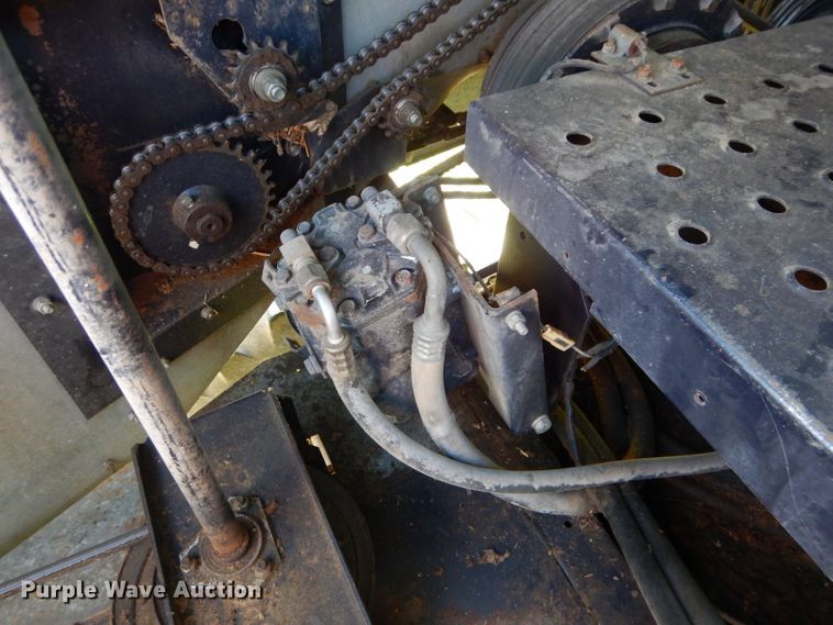 image for item DH2668 1991 Gleaner R70 RWA combine