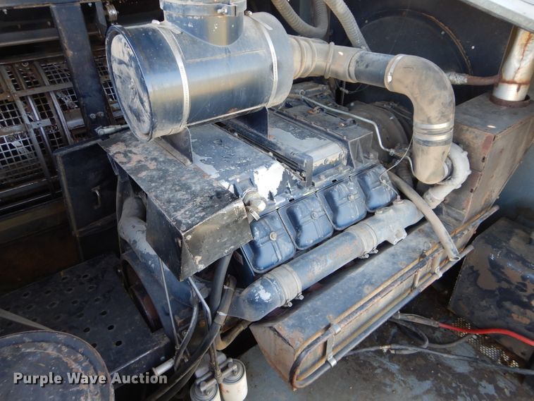 image for item DH2668 1991 Gleaner R70 RWA combine