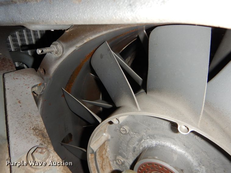 image for item DH2668 1991 Gleaner R70 RWA combine