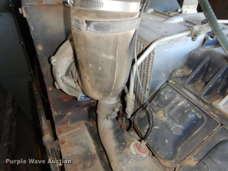 image for item DH2668 1991 Gleaner R70 RWA combine