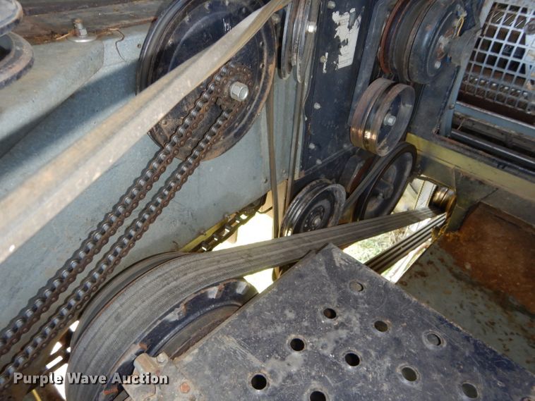 image for item DH2668 1991 Gleaner R70 RWA combine