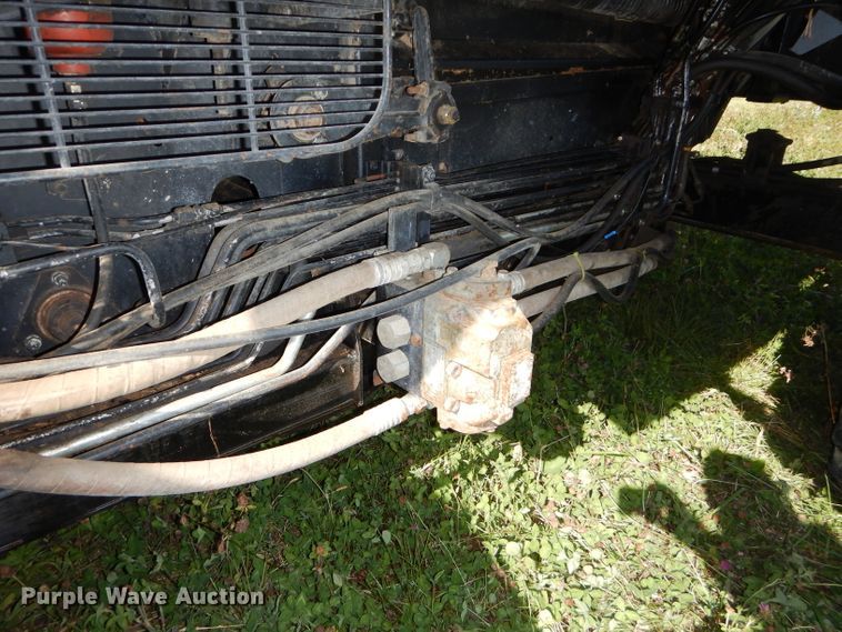 image for item DH2668 1991 Gleaner R70 RWA combine