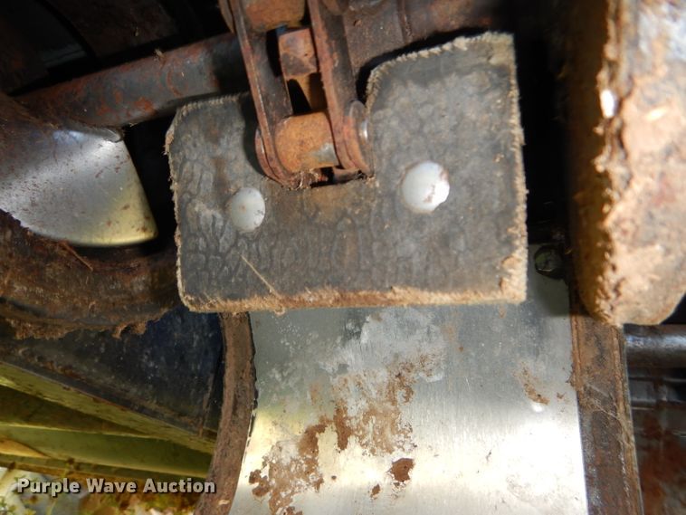 image for item DH2668 1991 Gleaner R70 RWA combine