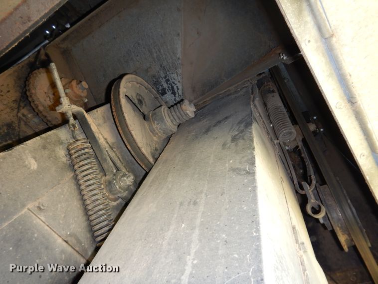 image for item DH2668 1991 Gleaner R70 RWA combine