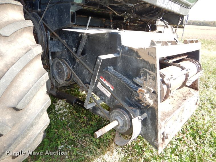 image for item DH2668 1991 Gleaner R70 RWA combine