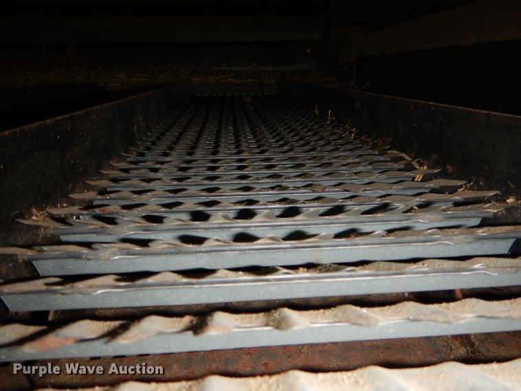 image for item DH2668 1991 Gleaner R70 RWA combine