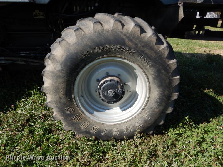 image for item DH2668 1991 Gleaner R70 RWA combine