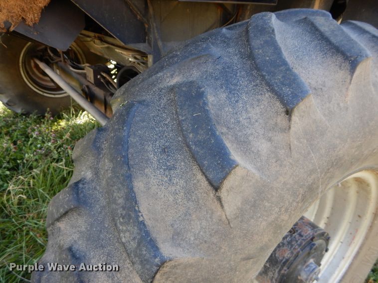 image for item DH2668 1991 Gleaner R70 RWA combine